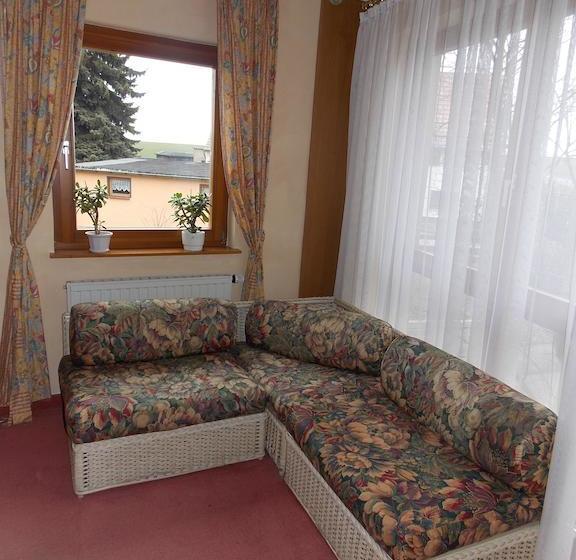 Gasthof Und Landhotel Zur Ausspanne 17