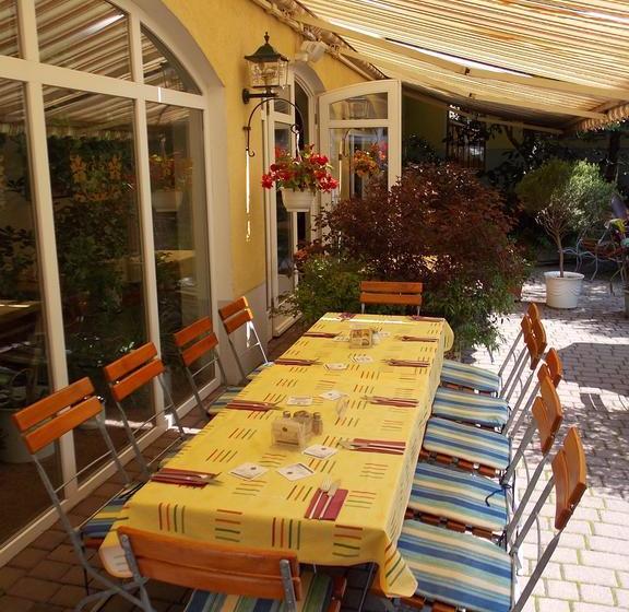 Gasthof Und Landhotel Zur Ausspanne 7