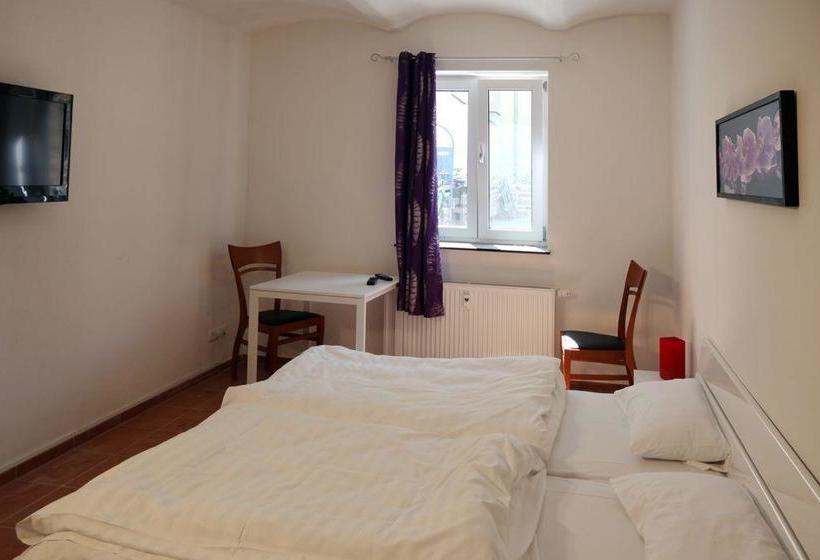 Potsdamer Hostel 1