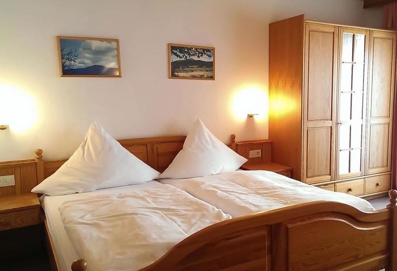 Hotel Pension Zur Linde 16