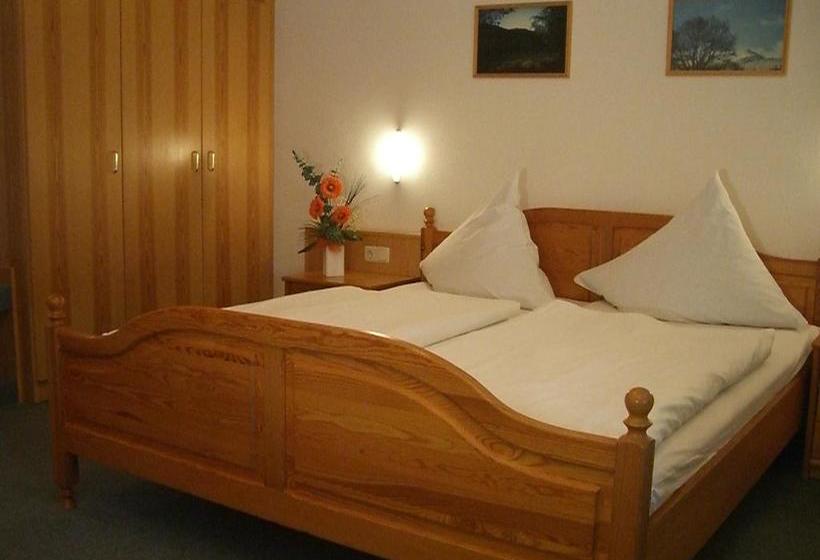 Hotel Pension Zur Linde 17