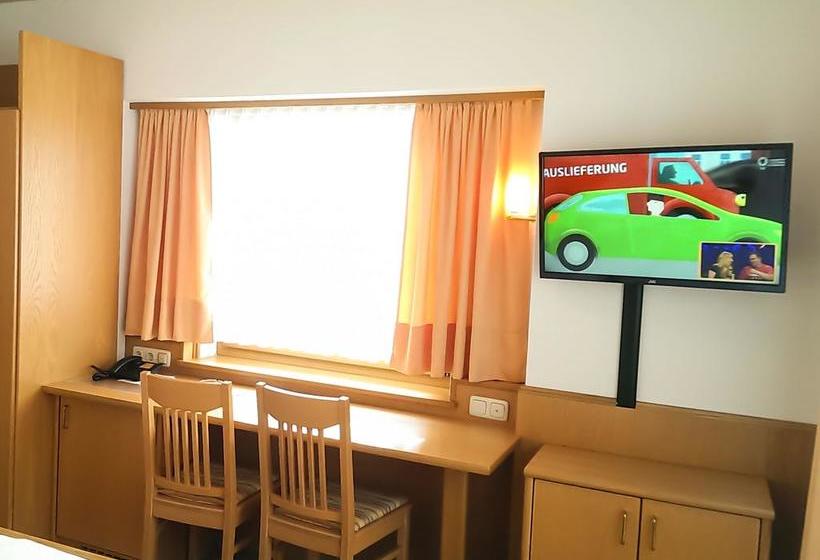 Hotel Pension Zur Linde 3