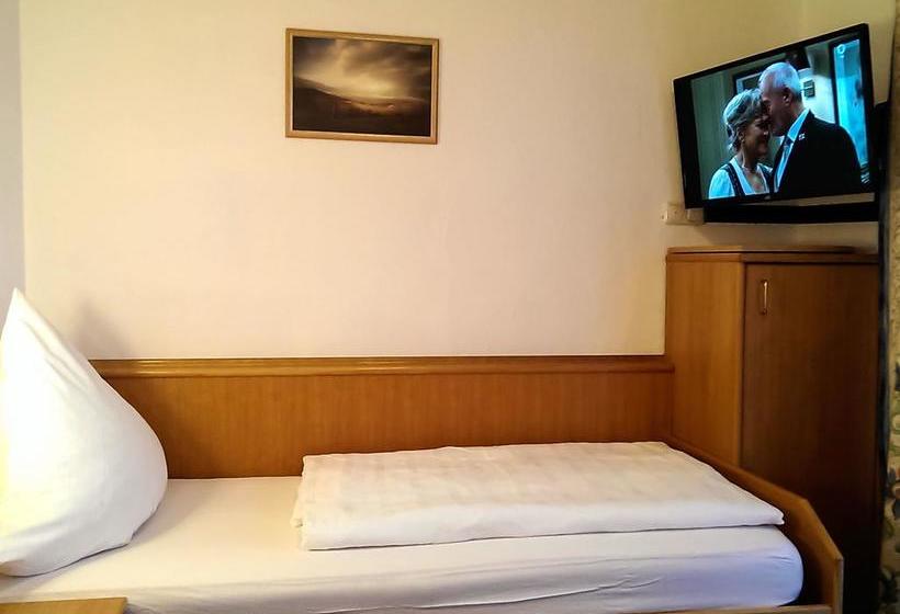 Hotel Pension Zur Linde 7