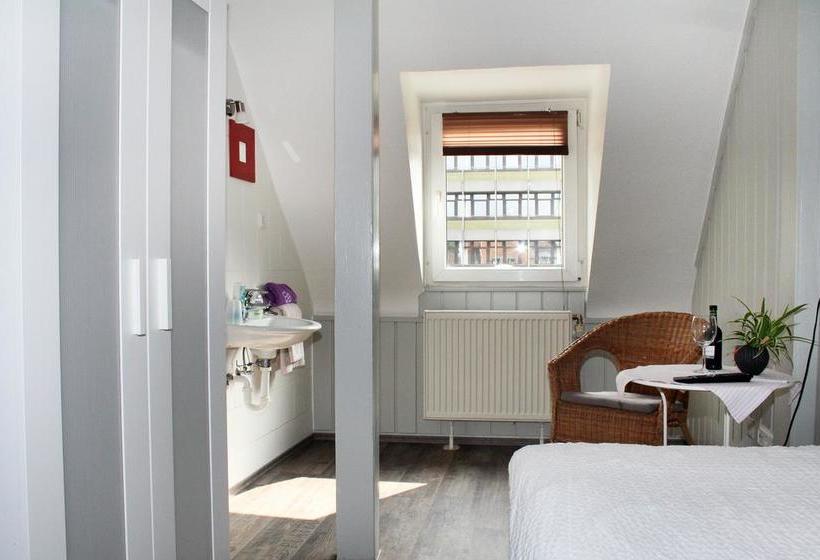 Hotel Klenkes Am Bahnhof 12