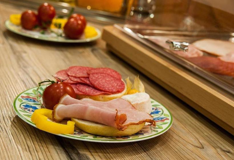 Landhotel Maximilian 8