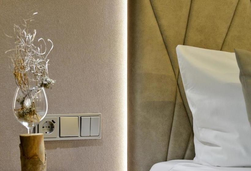 Hotel Pension Waldkristall 10