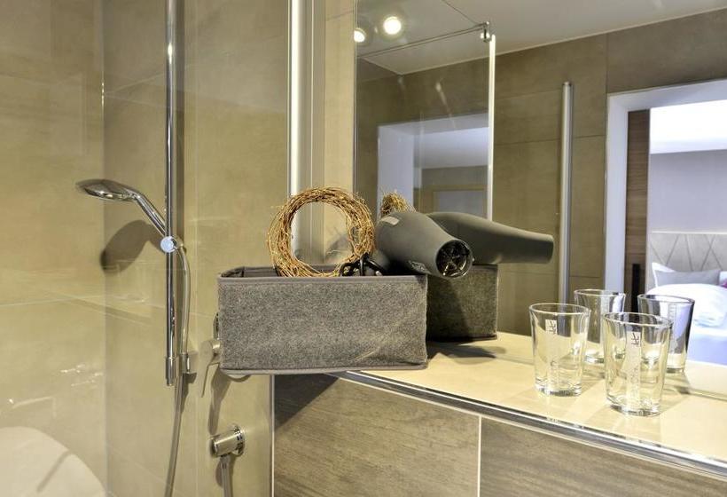 Hotel Pension Waldkristall 9