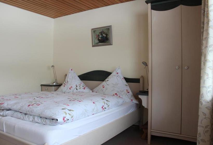 Hotel Haus Heimattreu 11