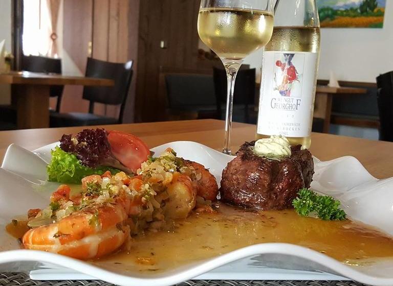 Hotel Weinhaus Weis 1