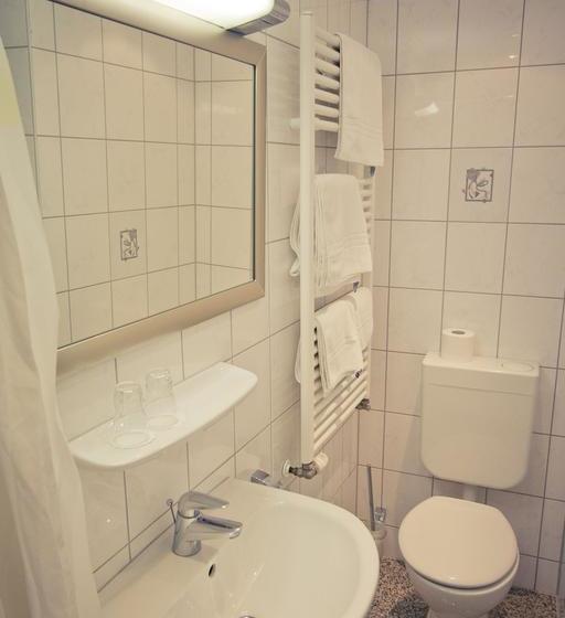 Hotel Weinhaus Weis 2