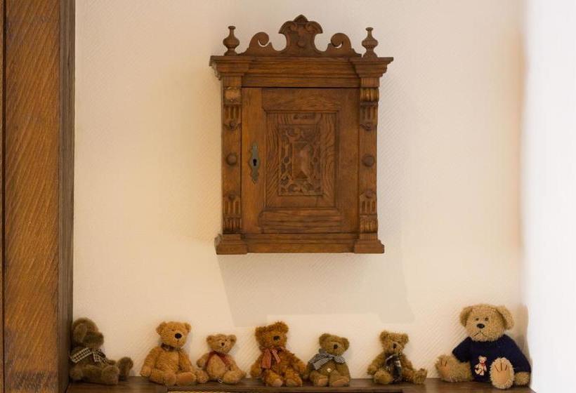 Hotel Weinhaus Weis 8