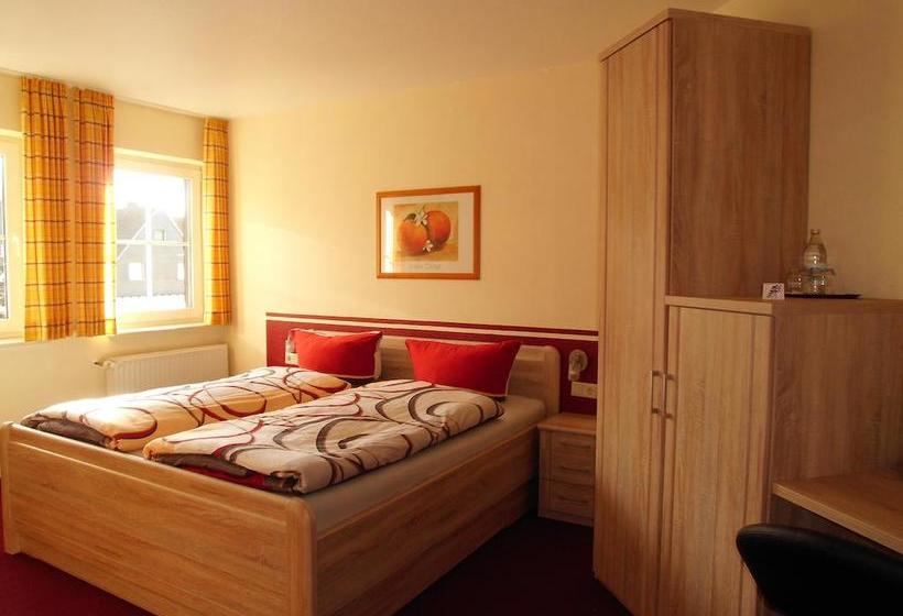 Hotel Zum Kreuzberg 11