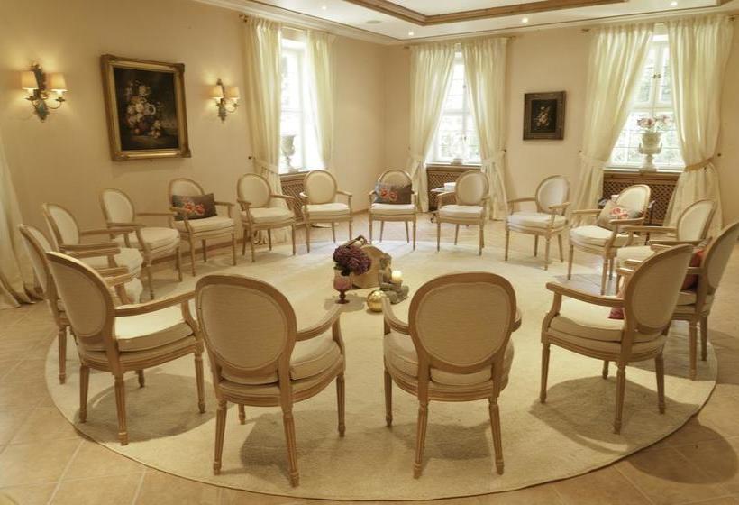 Bed & Breakfast Villa Adolphine 11