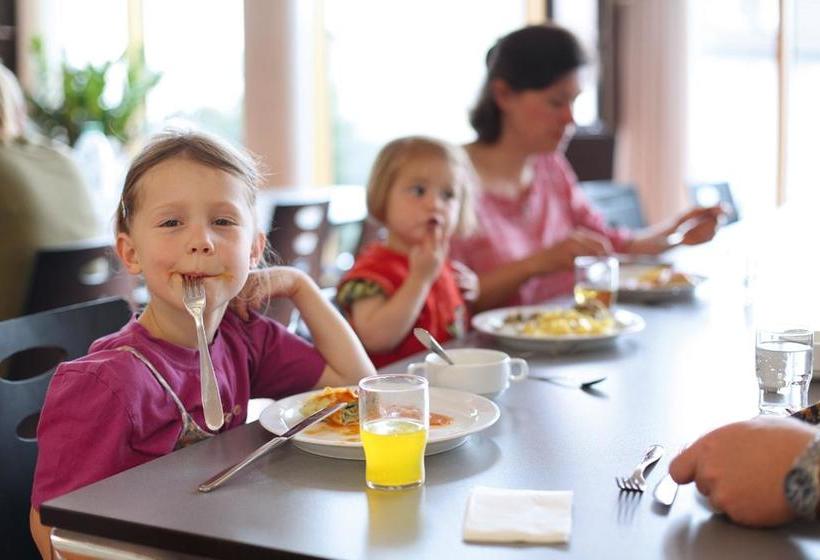 Jugendherberge Stuttgart Neckarpark 10