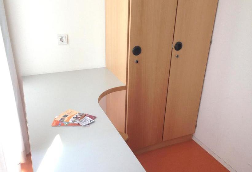 Jugendherberge Stuttgart Neckarpark 17