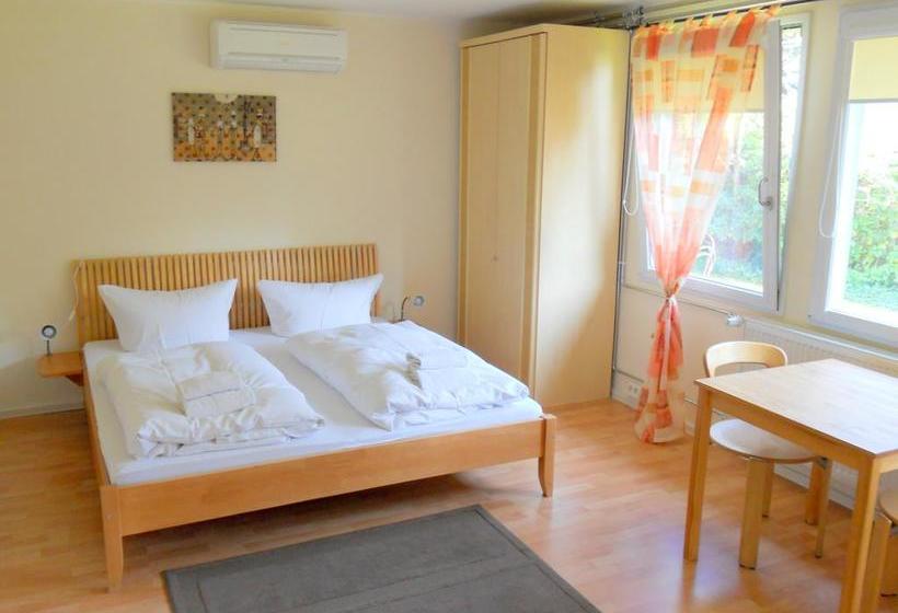 Sanssouci Hostel Potsdam 16