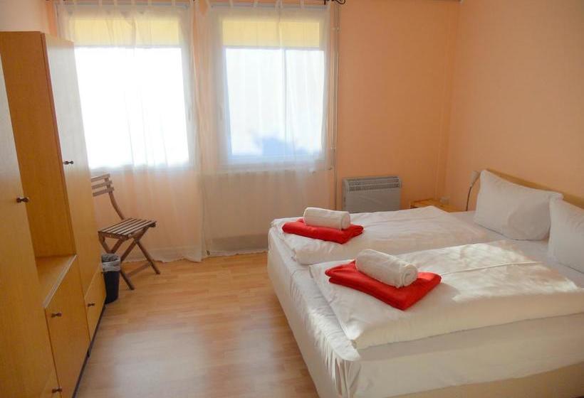 Sanssouci Hostel Potsdam 20