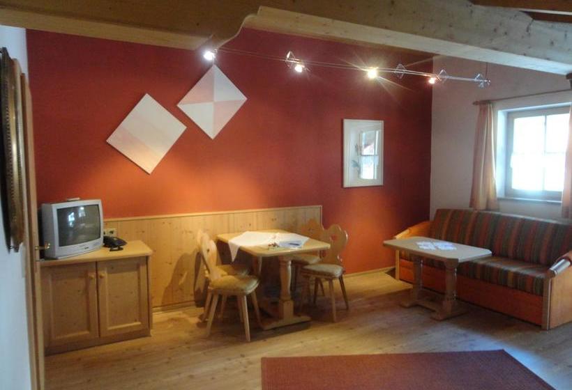 Hotel Landhaus Lenzenhof 10