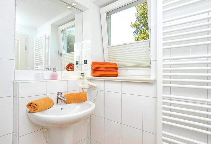 Hotel Und Restaurant Petit Robby 10