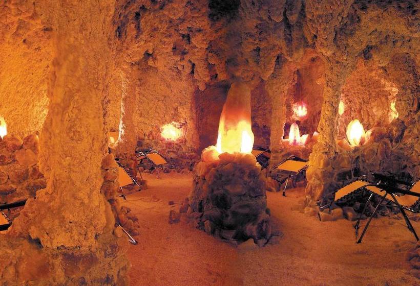 Kristall & Vitalhotel Bergknappenhof 12