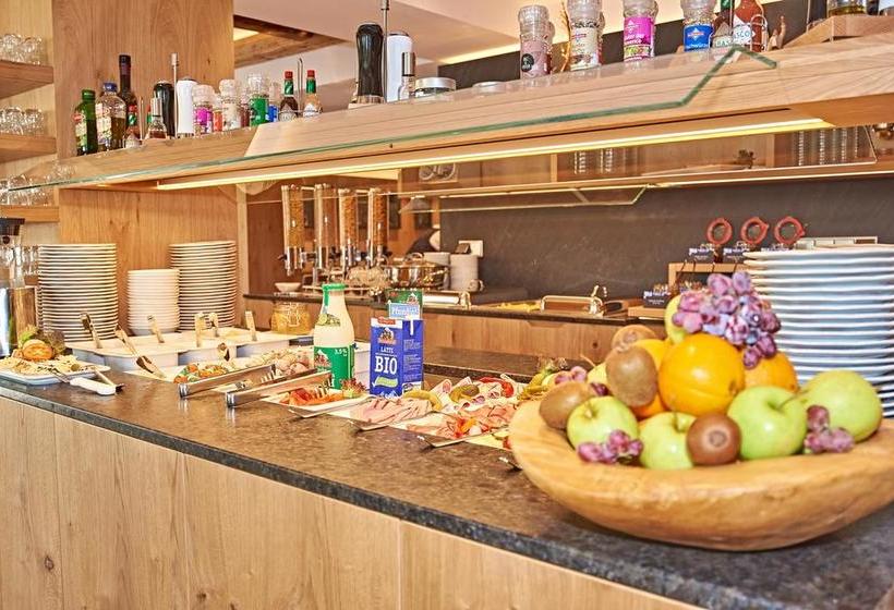 Hotel Grünberger 13