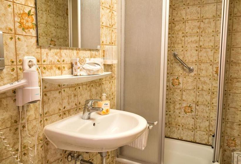 Hotel Zum Lieben Augustin 5