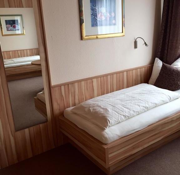 Hotel Weinhaus Kreuter 14