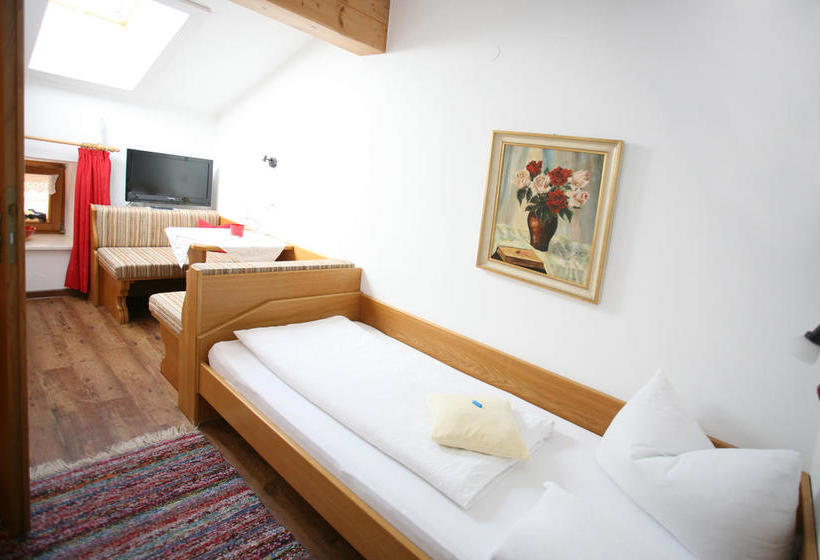 Hotel Beim Nuihausa 13