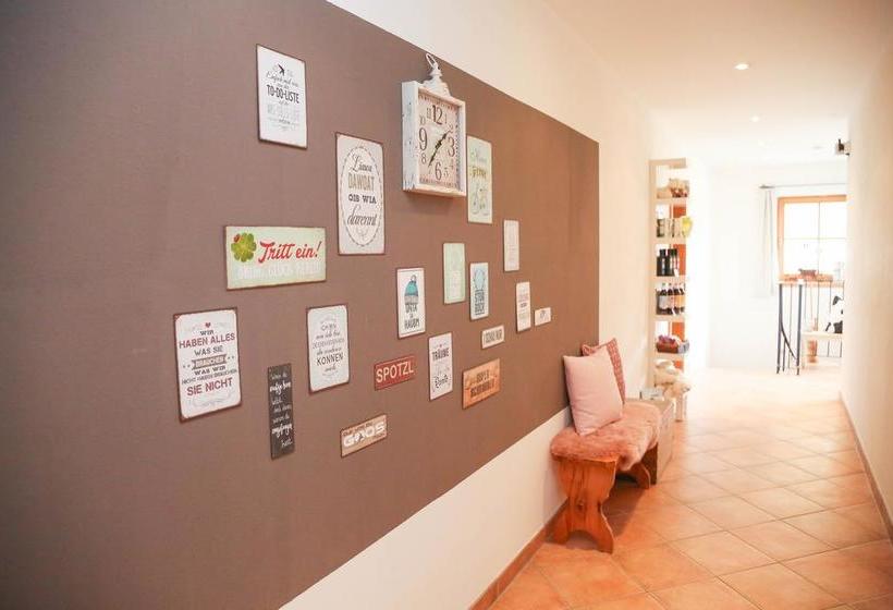 Hotel Beim Nuihausa 4