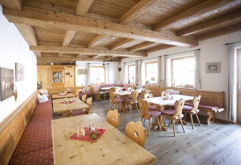 Hotel Beim Nuihausa 9