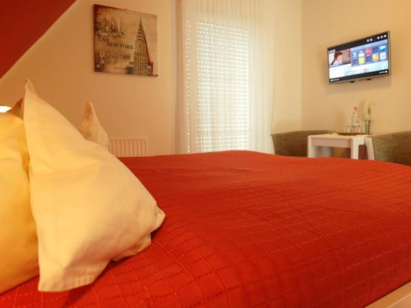 Hotel Und Ferienwohnungen Clemens 13