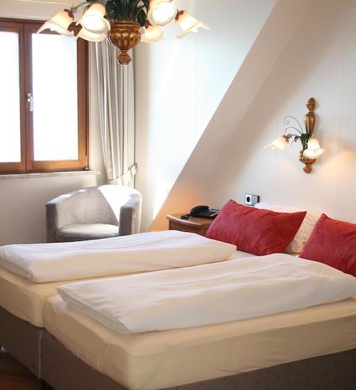 Hotel Strand Cafe Meersburg 13