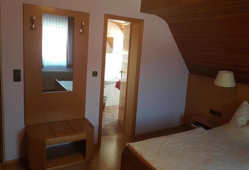 Hotel Pension Zum Grünen Wald 1