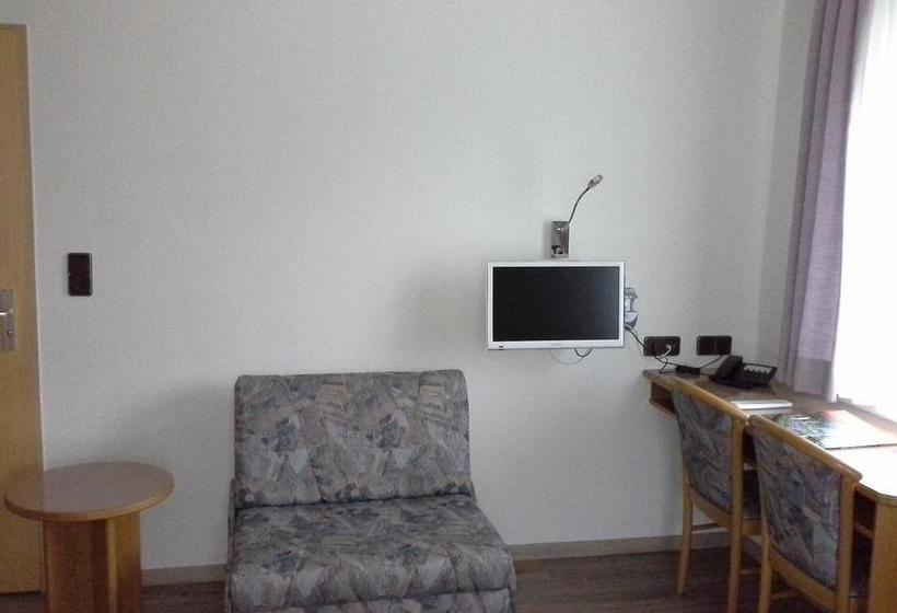 Hotel Pension Zum Grünen Wald 6