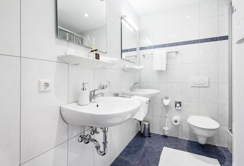 Hotel Café & Restaurant Mokkas 3