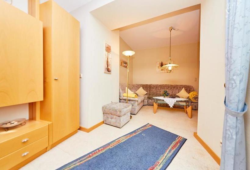 Hotel Gastund Weinhaus Burkard 10