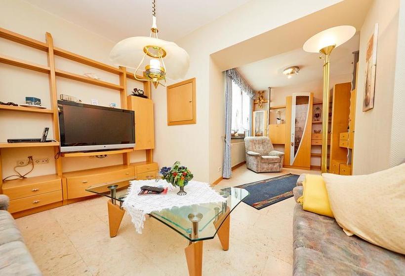 Hotel Gastund Weinhaus Burkard 11