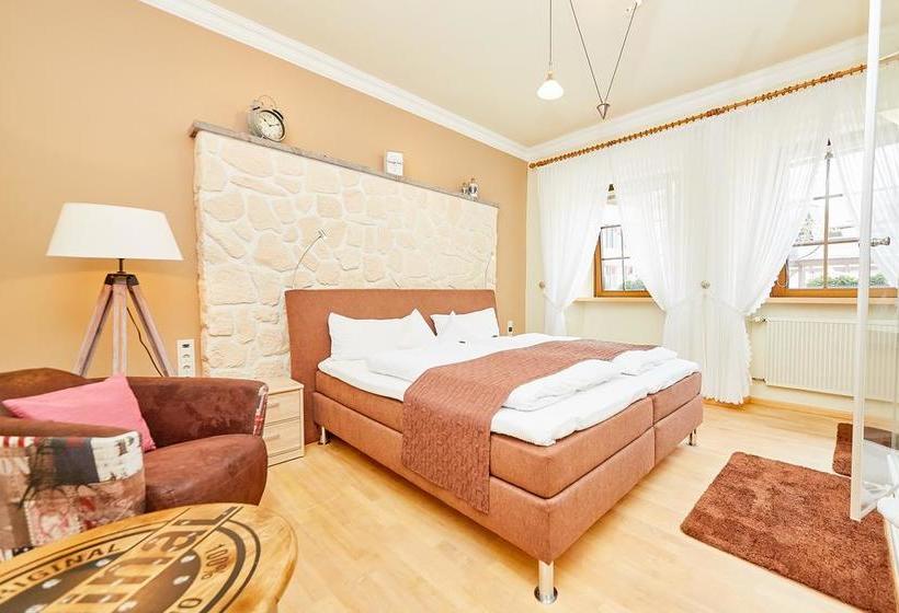 Hotel Gastund Weinhaus Burkard 12