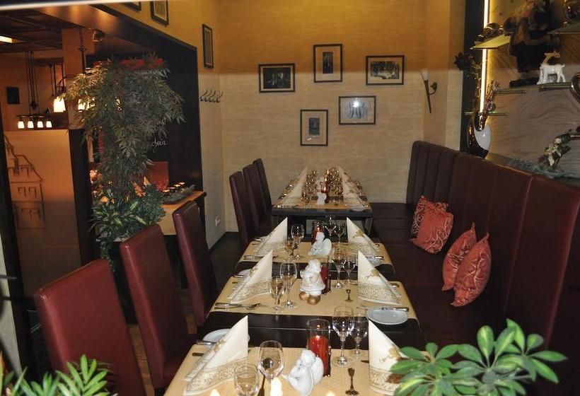 Hotel Gastund Weinhaus Burkard 16