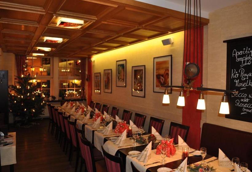 Hotel Gastund Weinhaus Burkard 19