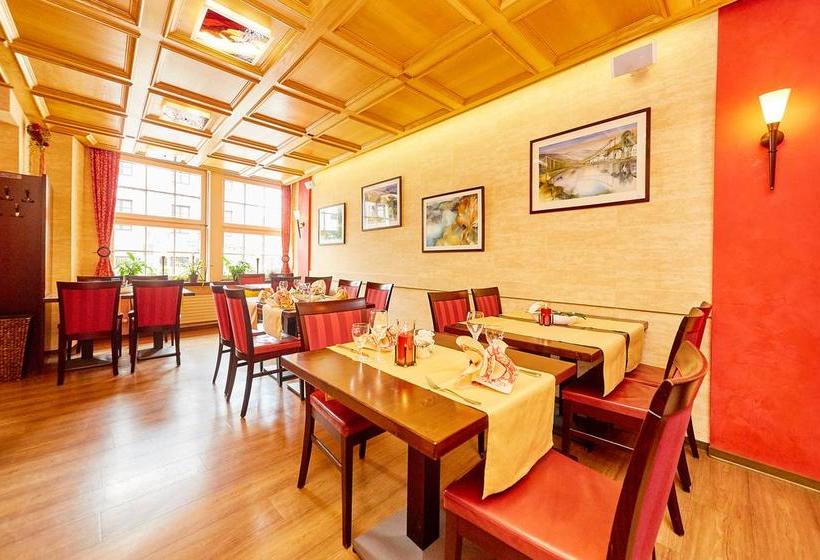 Hotel Gastund Weinhaus Burkard 2