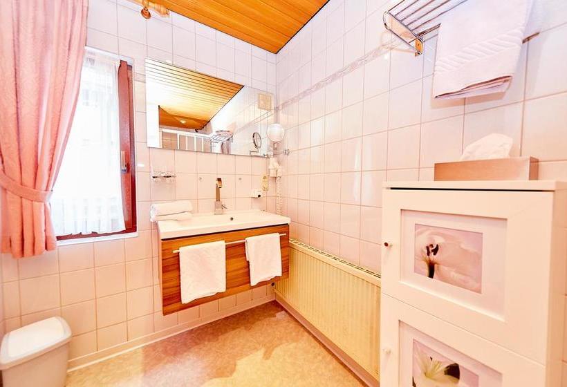 Hotel Gastund Weinhaus Burkard 6