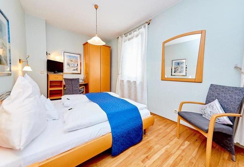 Hotel Gastund Weinhaus Burkard 8