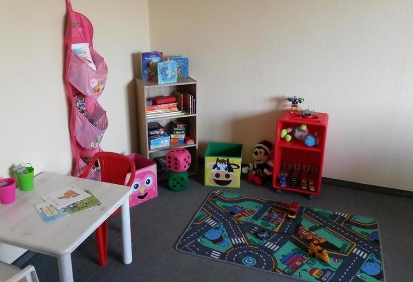 Stadthotel Am Bühnenhaus 15