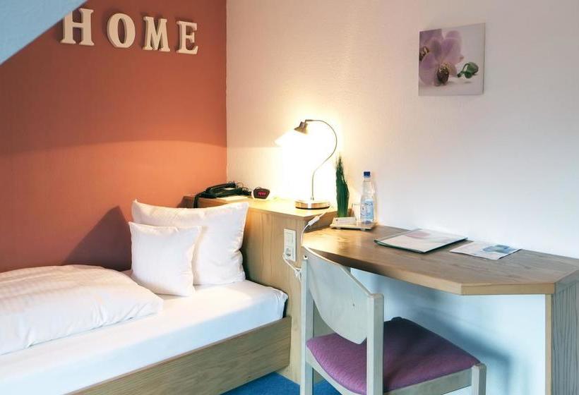 Stadthotel Am Bühnenhaus 9