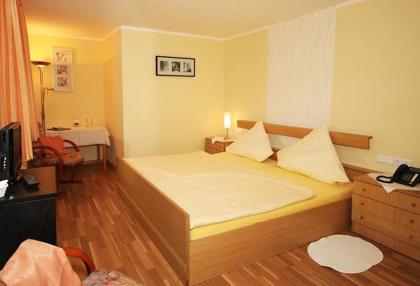 Landhotel Weinrich 1