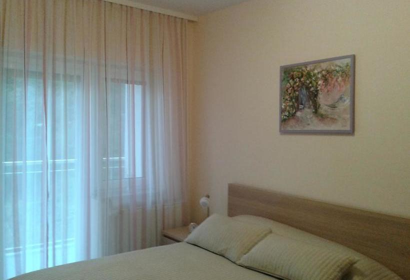 Hotel Pension Vesta 12