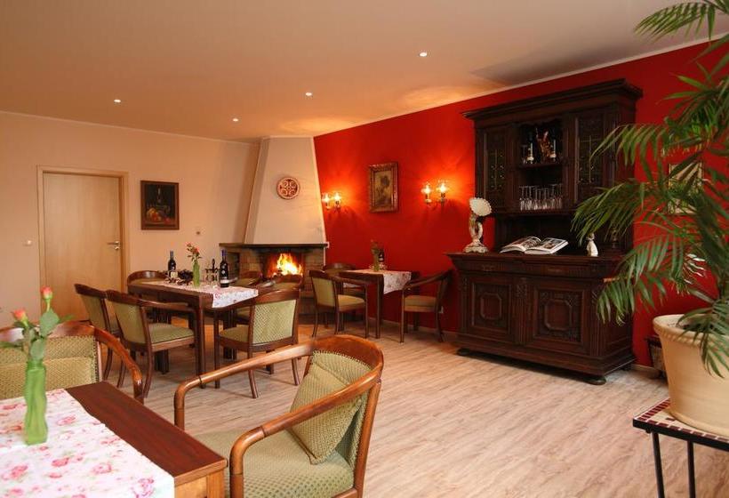 Aparthotel Am Kurpark 8