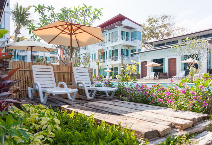 Hotel The Samui Beach Resort 10