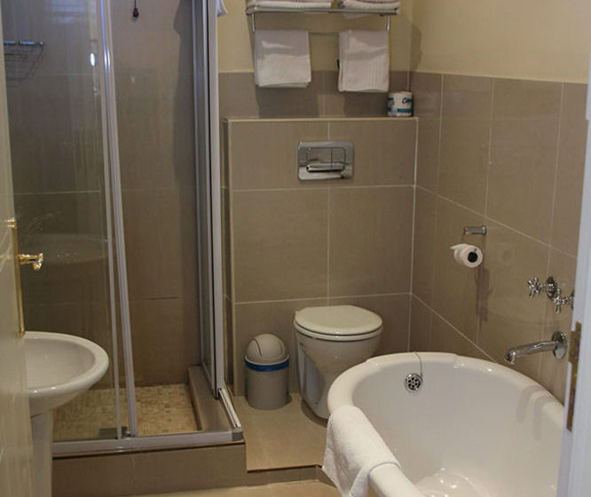 Hotel Howick Falls 1